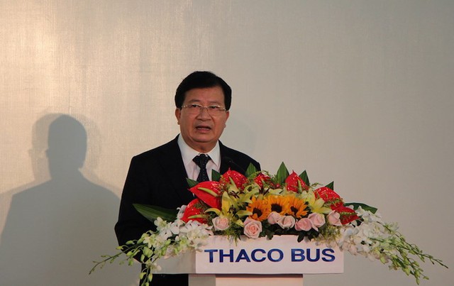 
Phó Thủ tướng Trịnh Đình Dũng phát biểu tại lễ khánh thành nhà máy xe buýt Thaco và ký kết xuất khẩu xe ô tô. Ảnh: LÊ PHI

