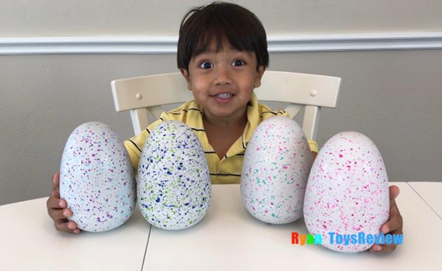 Ryan, 6 tuổi là “ông chủ” của kênh Ryan Toysreview - kênh đánh giá đồ chơi nổi tiếng trên Youtube.