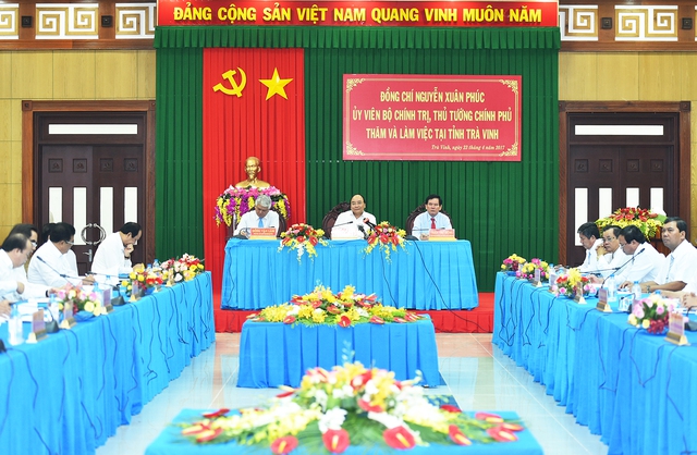  Thủ tướng và đoàn công tác Chính phủ làm việc với lãnh đạo tỉnh Trà Vinh. Ảnh: VGP/Quang Hiếu