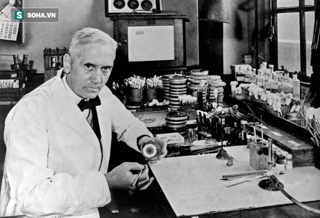 
Nhà sinh học Alexander Fleming
