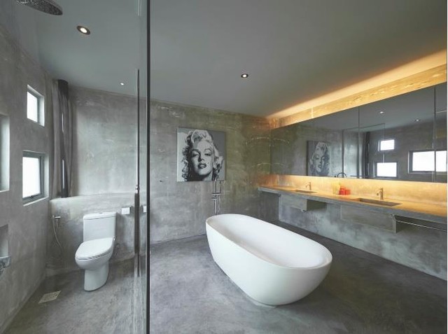
Toàn bộ sàn và tường nhà được láng bằng xi măng tạo nét mộc mạc, thân thiện cho phòng tắm.

 
