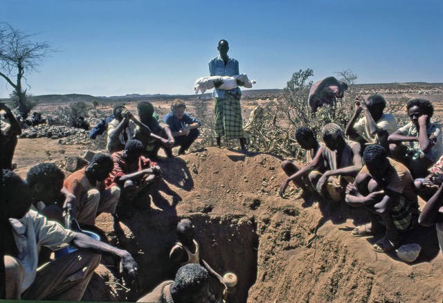 Một trại tị nạn ở Las Dhure, Somalia, 1981.