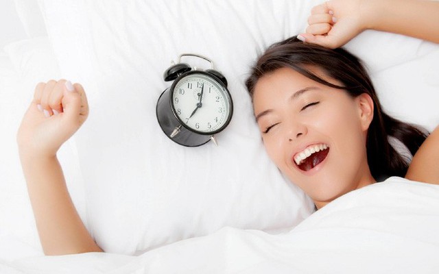
Tổng thời gian ngủ cộng vào đủ 7 tiếng mỗi ngày là con số hoàn hảo cho giấc ngủ của bạn. (Ảnh minh họa: Nguồn Internet).
