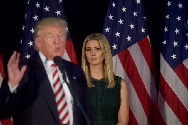  Ivanka Trump trong một bài phát biểu của cha trong chiến dịch tranh cử ở Aston, Pennsylvania vào 13/9/2016. Ảnh: Getty Images. 