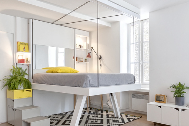 
Những chiếc giường thông minh BedUp được gắn vào tường nhờ hệ thông ròng rọc cao sát trần.

 
