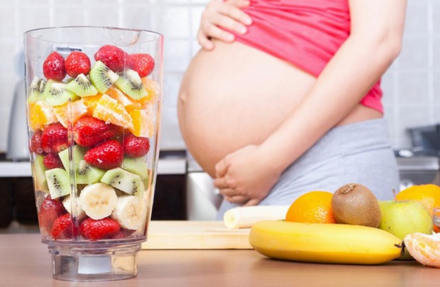 Các bà mẹ đang trong quá trình mang thai hoặc cho con bú nên lựa chọn những thực phẩm thanh mát và giàu dinh dưỡng thay vì các món cay. (Ảnh minh họa).