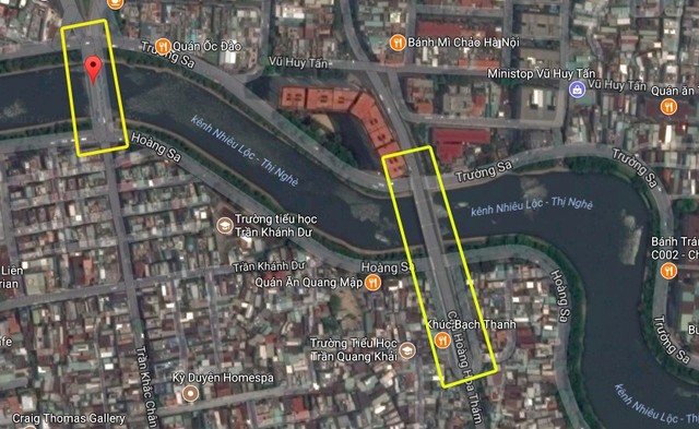 Cầu Trần Khánh Dư (trái) và cầu Hoàng Hoa Thám rất gần nhau nhưng người Sài Gòn lại thích đi cầu nhỏ và hẹp hơn - Ảnh: Googlemap.