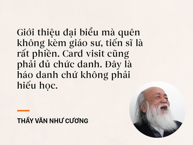 
Khí chất ngạo ngễ bước qua những sân si đời thường khiến thầy như một ông tiên trong mắt các học trò.
