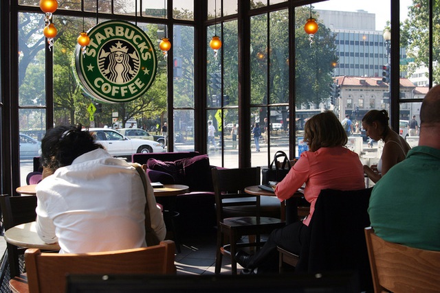 Với các tiệm Starbucks, bạn có thể hỏi xin Wifi sau khi hết thời lượng dùng. Tuy nhiên, nếu gọi thêm món đồ gì đó cũng là điều nên làm.