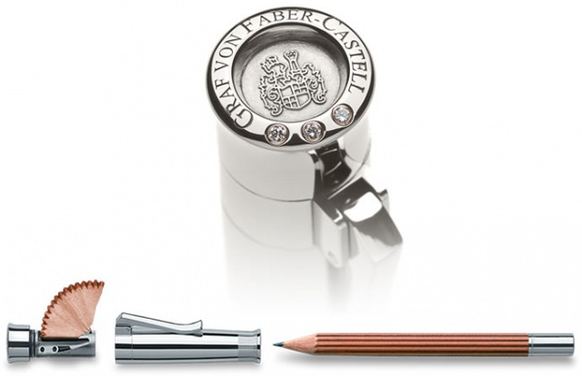 Công ty Faber-Castell của Đức tung ra sản phẩm bút chì trị giá 13.400 USD ( 300 triệu đồng) vào ngày thành lập của của hãng. Cây bút chì được làm từ gỗ Bách hương (Tuyết Tùng) với phần nắp làm từ vàng trắng, có gắn 3 viên kim cương.