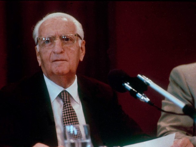 
Enzo Ferrari qua đời năm 1988
