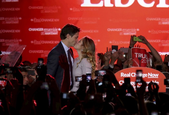 Năm 2015, Sophie rạng rỡ bên chồng, người trở thành Thủ tướng trẻ tuổi của Canada.