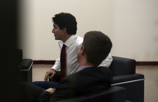Thủ tướng điển trai Justin Trudeau và quyết tâm bảo vệ người dân Canada - Ảnh 2.