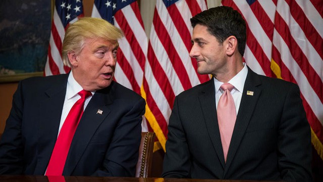 
Ông Trump và Ryan (phải) đã không thể đưa Trumpcare ra bỏ phiếu ở quốc hội. Ảnh: Getty Images
