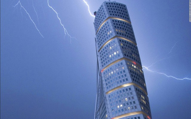 
Tòa nhà Turning Torso cao 190m, được khánh thành năm 2005
