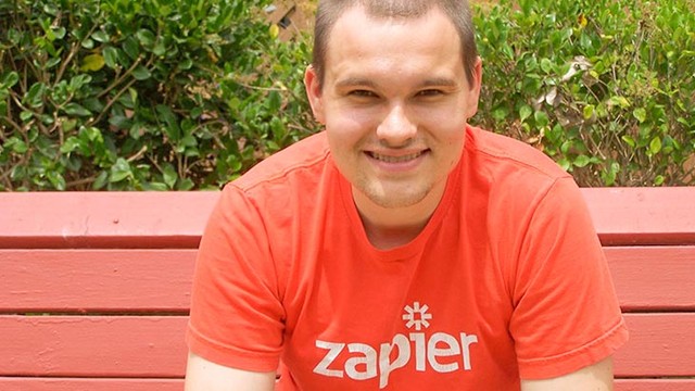 Wade Foster, nhà lãnh đạo trẻ đầy tài năng của Zapier khuyến khích nhân viên có năng lực làm việc ở khắp nơi trên thế giới.