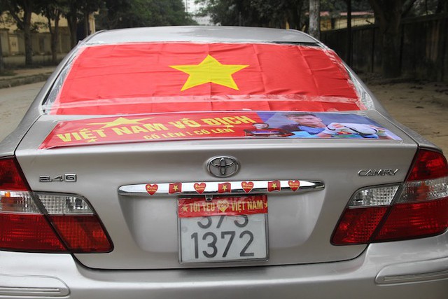  Muôn kiểu trang điểm xe hơi và người trước trận đấu lịch sử của U23 Việt Nam - Ảnh 13.