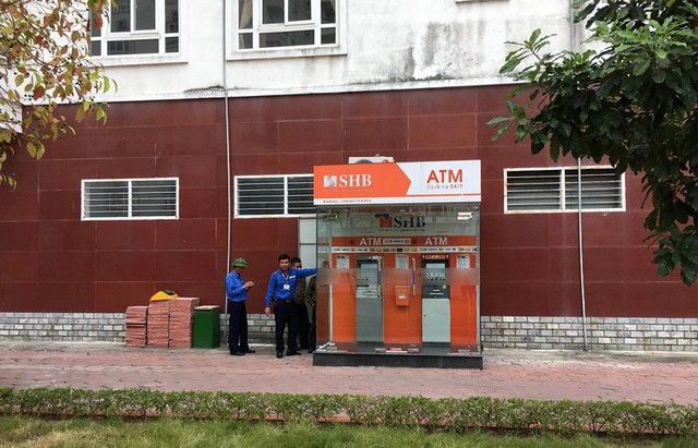 Khởi tố vụ án cài 10 thỏi mìn trong cây ATM ở Quảng Ninh - Ảnh 2.