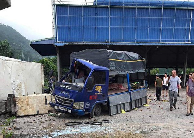  [NÓNG] 4 ô tô đâm liên hoàn ở Quảng Ninh khiến 4 người thương vong - Ảnh 1.