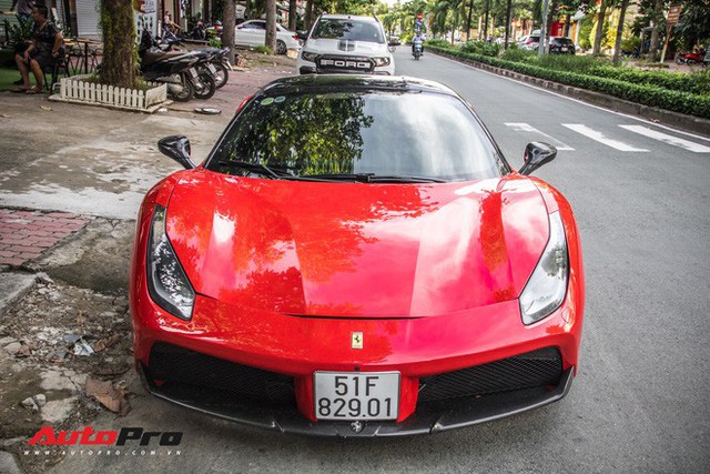 Dàn siêu xe Ferrari rủ nhau đi làm đẹp tại Sài Gòn - Ảnh 16.
