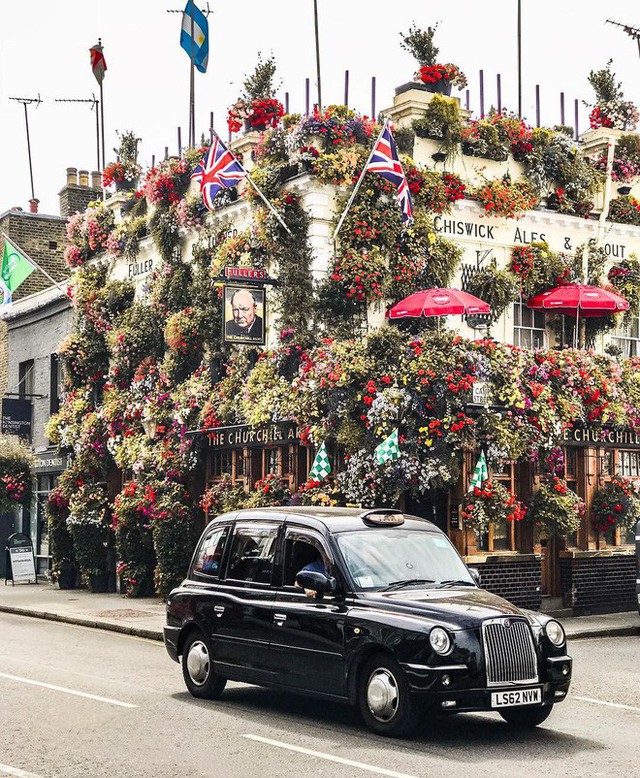 Những khoảnh khắc giao mùa ở London: Cả thành phố được trang hoàng lộng lẫy cho mùa Giáng sinh đang đến - Ảnh 15.