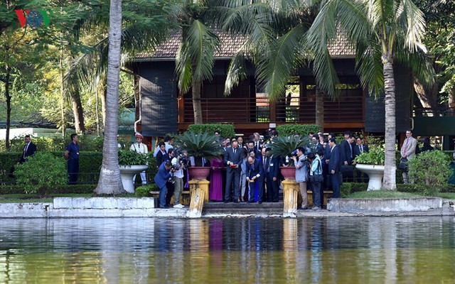 Hình ảnh lễ đón trọng thể Thủ tướng Pháp thăm chính thức Việt Nam - Ảnh 9.