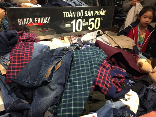 Chưa đến Black Friday, hàng loạt cửa hàng đã treo biển giảm giá - Ảnh 6.