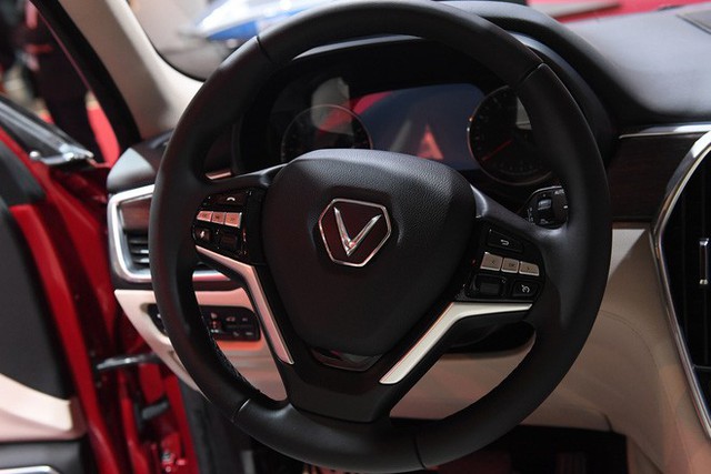 Đánh giá nhanh VinFast Lux SA2.0: SUV 7 chỗ nền tảng BMW giá gần 1,25 tỷ đồng cho người Việt - Ảnh 14.