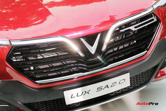 Đánh giá nhanh VinFast Lux SA2.0: SUV 7 chỗ nền tảng BMW giá gần 1,25 tỷ đồng cho người Việt - Ảnh 6.