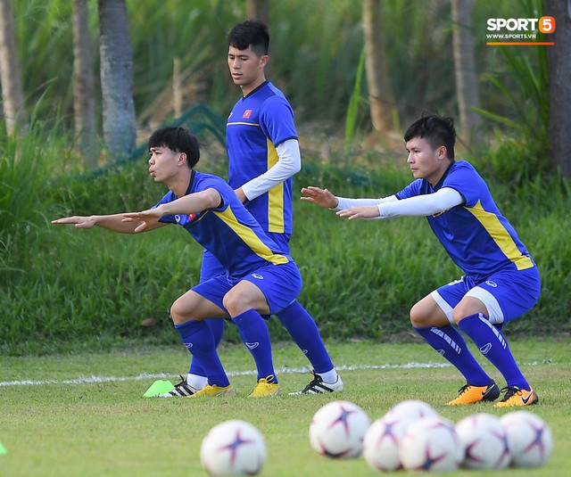 Tuyển Việt Nam tập luyện ở không gian yên bình như trong phim trước trận bán kết AFF Cup 2018 - Ảnh 5.