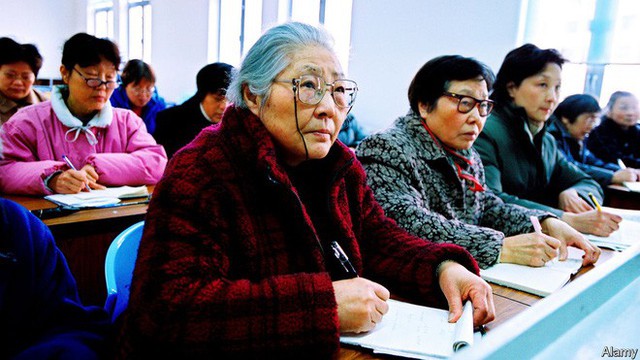 Năm 2040, người Trung Quốc sẽ sống lâu hơn người Mỹ, Nhật Bản không còn là quốc gia có tuổi thọ trung bình cao nhất - Ảnh 1.