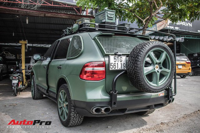 Ông chủ cafe Trung Nguyên phá Porsche Cayenne như thế nào? - Ảnh 2.