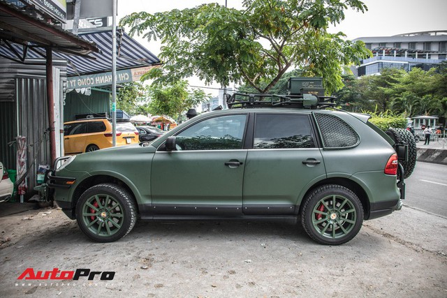 Ông chủ cafe Trung Nguyên phá Porsche Cayenne như thế nào? - Ảnh 9.