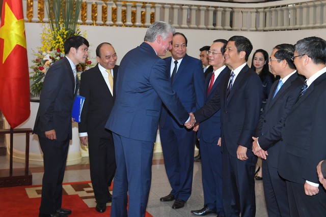 Cận cảnh chuyến thăm chính thức Việt Nam đầu tiên của Chủ tịch Cuba Miguel Diaz Canel  - Ảnh 13.