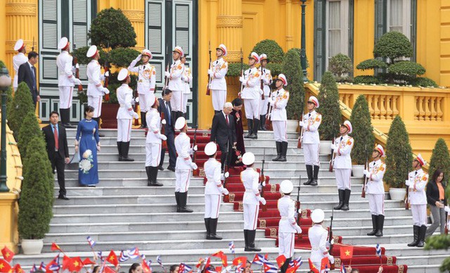 Cận cảnh Tổng Bí thư, Chủ tịch nước Nguyễn Phú Trọng đón Chủ tịch Cuba - Ảnh 1.