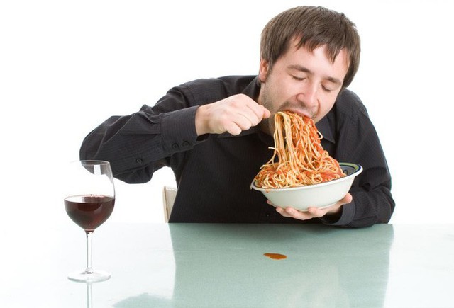 Bữa trưa ảnh hưởng lớn đến sức khỏe và tâm trạng: 2 sai lầm nguy hiểm có thể bạn cũng mắc - Ảnh 2.