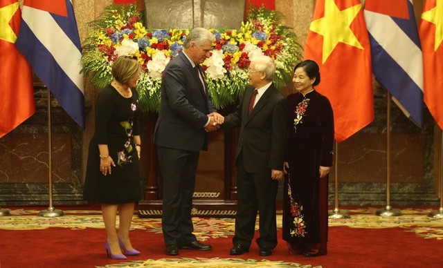 Cận cảnh Tổng Bí thư, Chủ tịch nước Nguyễn Phú Trọng đón Chủ tịch Cuba - Ảnh 7.