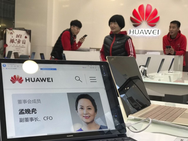 Trung Quốc triệu đại sứ Canada, cảnh báo ‘hậu quả nghiêm trọng’ liên quan vụ bắt CFO Huawei - Ảnh 1.