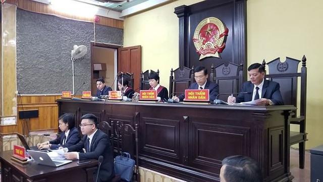 Hoãn phiên tòa xử vụ bồi thường thừa tại dự án thủy điện Sơn La   - Ảnh 3.