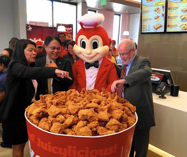 Câu chuyện về Jollibee - thủ phạm khiến đế chế McDonalds mất 40 năm vẫn không thể đứng số 1 tại Philippines - Ảnh 3.