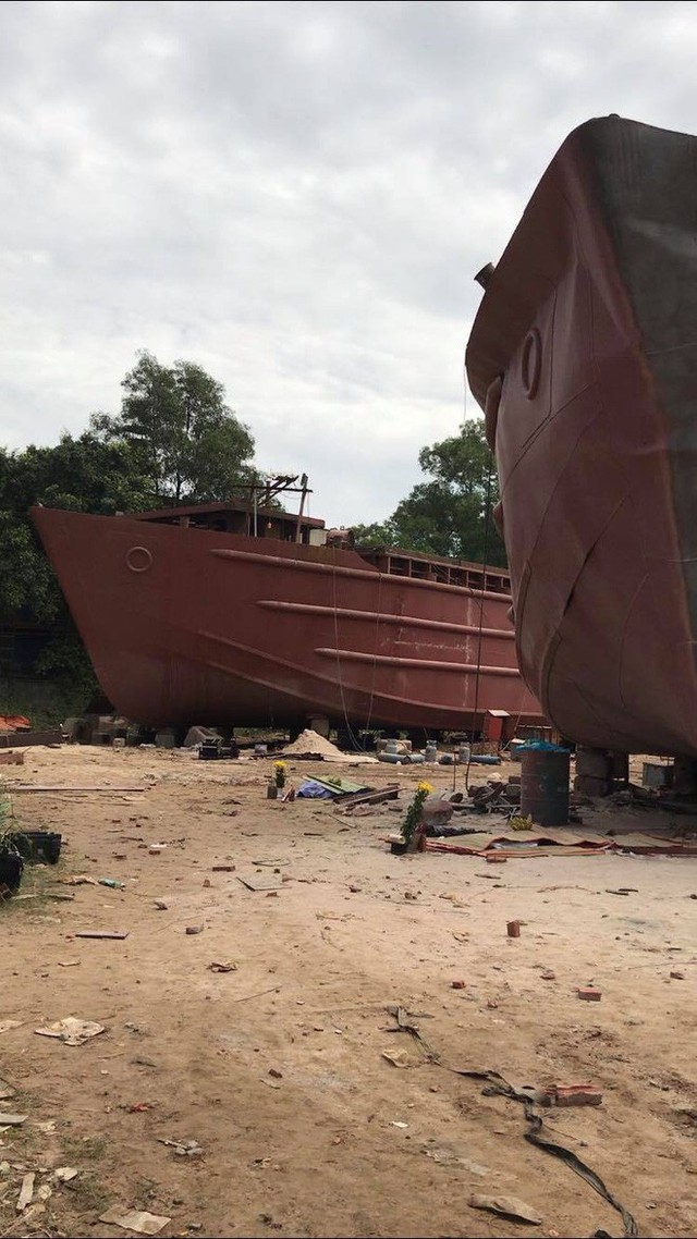  Hiện trường vụ nổ xưởng đóng tàu khiến ít nhất 2 người tử vong ở Sài Gòn - Ảnh 3.