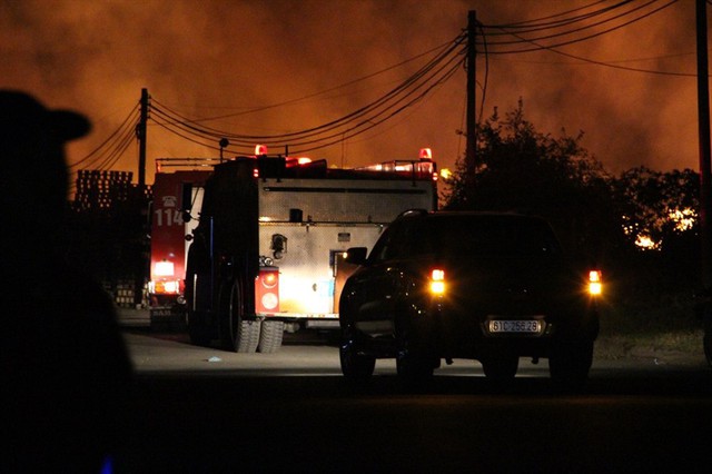 Cháy lớn tại nhà xưởng sản xuất pallet gỗ tại Bình Dương - Ảnh 5.