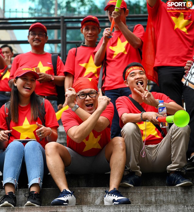 Ban tổ chức AFF Cup sai lầm, nhầm lẫn Việt Nam thành Singapore - Ảnh 7.