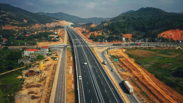 Cận cảnh cao tốc 12.000 tỉ kết nối với sân bay Vân Đồn - Ảnh 1.