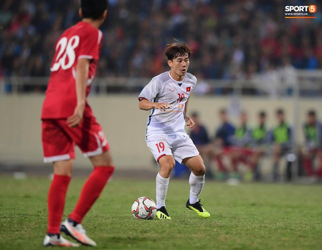 Dần lộ diện 2 cầu thủ đầu tiên phải chia tay tuyển Việt Nam trước thềm Asian Cup 2019 - Ảnh 2.