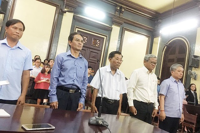 Nguyên Phó Thống đốc Ngân hàng Nhà nước Đặng Thanh Bình sẽ bị xét xử vào ngày 5-12 - Ảnh 1.