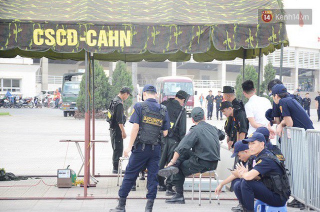 Hà Nội tung hàng nghìn cảnh sát chốt chặn, giữ an ninh trận bán kết lượt về Việt Nam - Philippines - Ảnh 4.