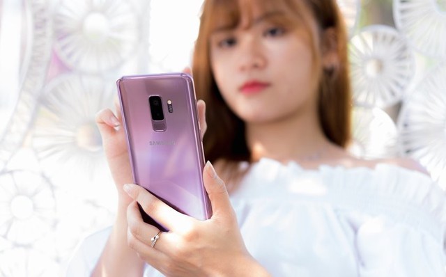 6 smartphone nổi bật nhất năm 2018 tại Việt Nam - Ảnh 1.