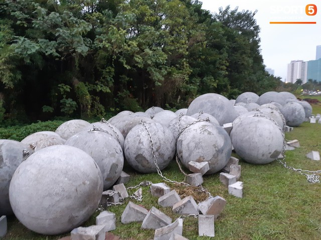 Đã tìm ra vị trí bí ẩn của 40 quả cầu đá sau khi bị di dời khỏi sân Mỹ Đình - Ảnh 5.