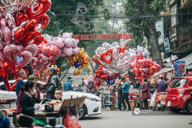 Buổi sáng cuối cùng của năm chẳng còn khói bụi hay dòng người tất tả ngược xuôi, Hà Nội bỗng bình yên đến lạ - Ảnh 12.